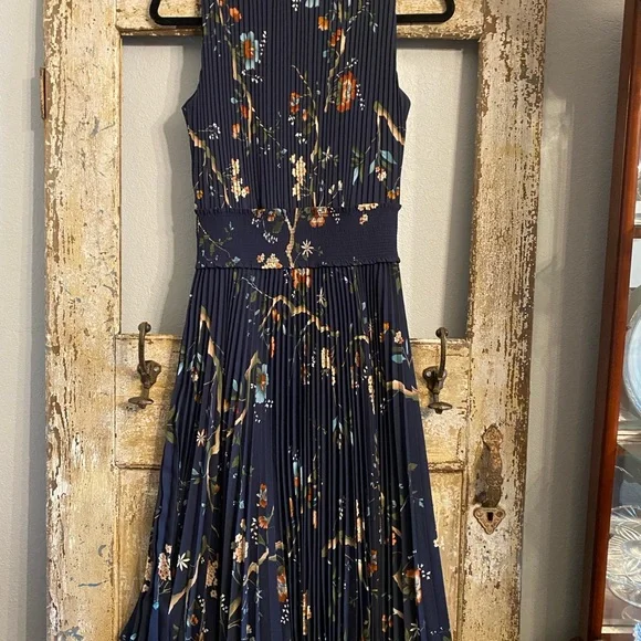 Nanette Lepore Floral Navy Pleated Dress, Size 8 - Picture 2 of 10